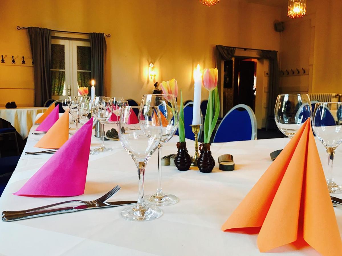 Zu Den Linden - Radebeul Pension Mit Restaurant Luaran gambar