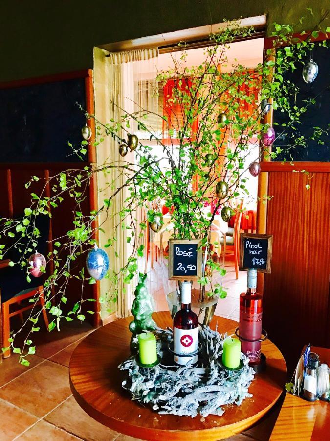 Zu Den Linden - Radebeul Pension Mit Restaurant Luaran gambar