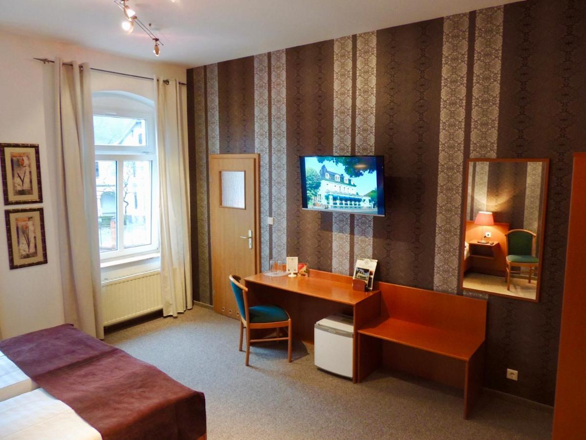Zu Den Linden - Radebeul Pension Mit Restaurant Luaran gambar