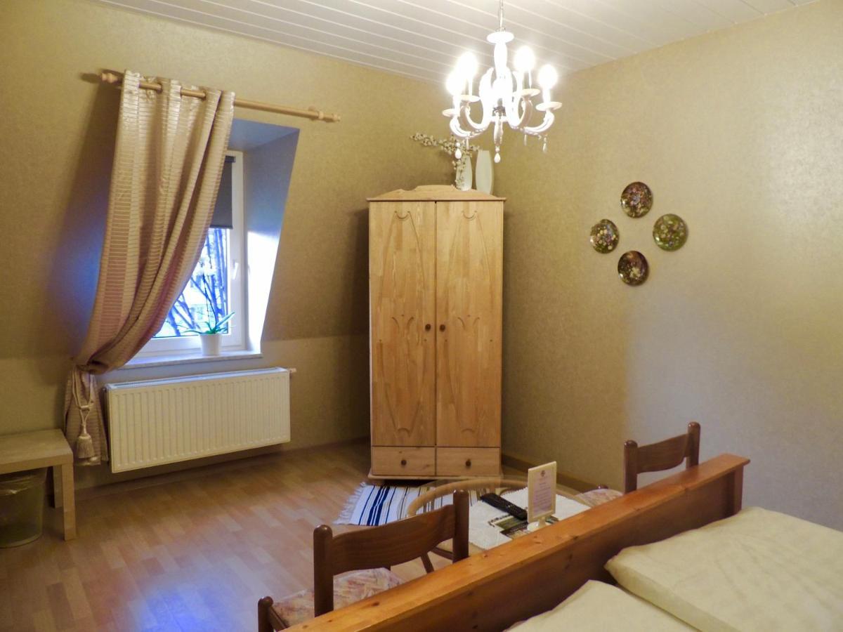 Zu Den Linden - Radebeul Pension Mit Restaurant Luaran gambar