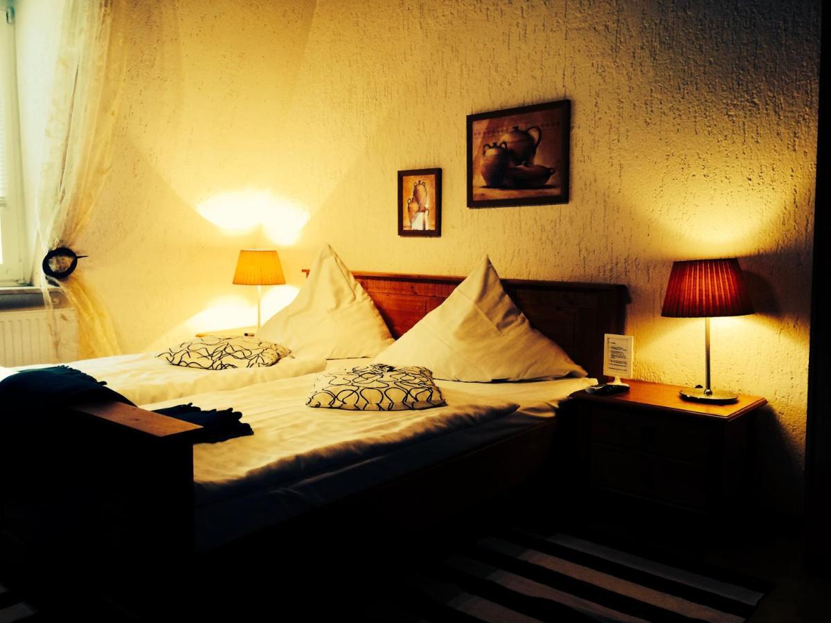 Zu Den Linden - Radebeul Pension Mit Restaurant Luaran gambar
