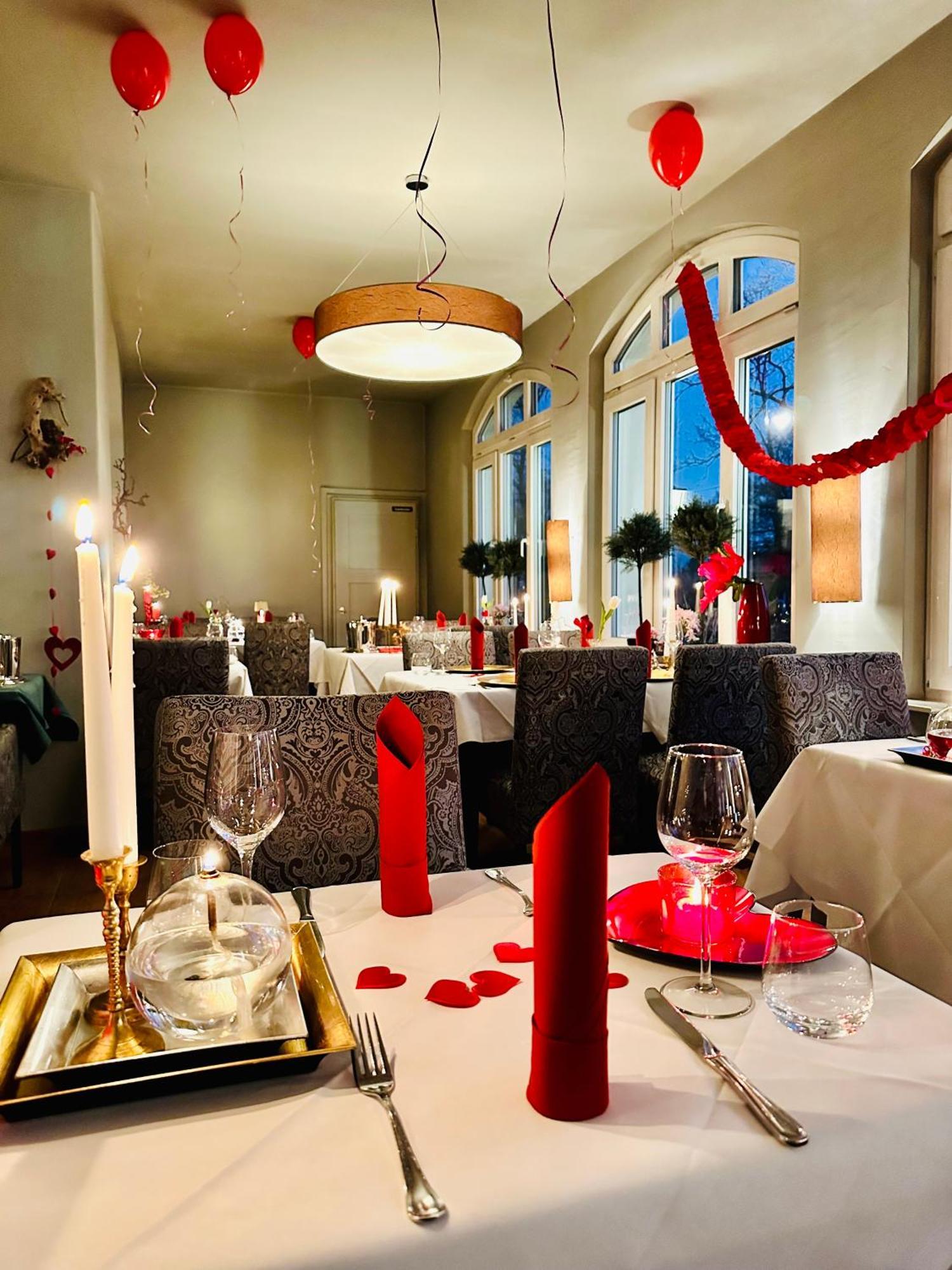 Zu Den Linden - Radebeul Pension Mit Restaurant Luaran gambar