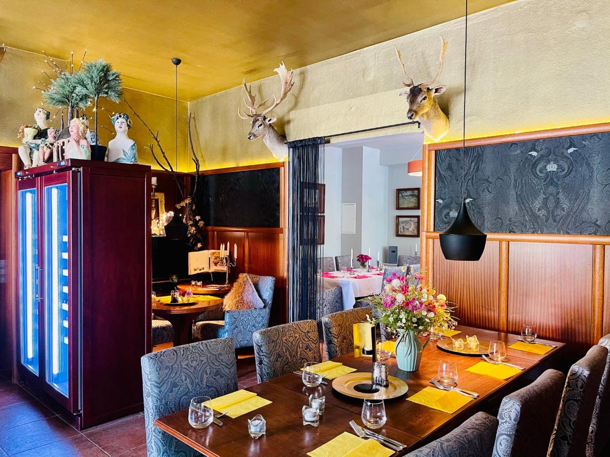 Zu Den Linden - Radebeul Pension Mit Restaurant Luaran gambar