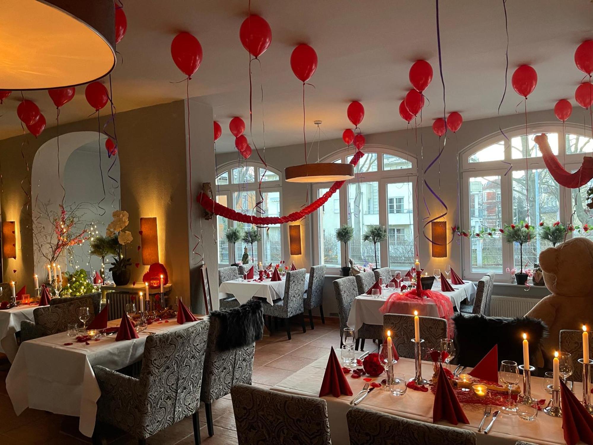 Zu Den Linden - Radebeul Pension Mit Restaurant Luaran gambar