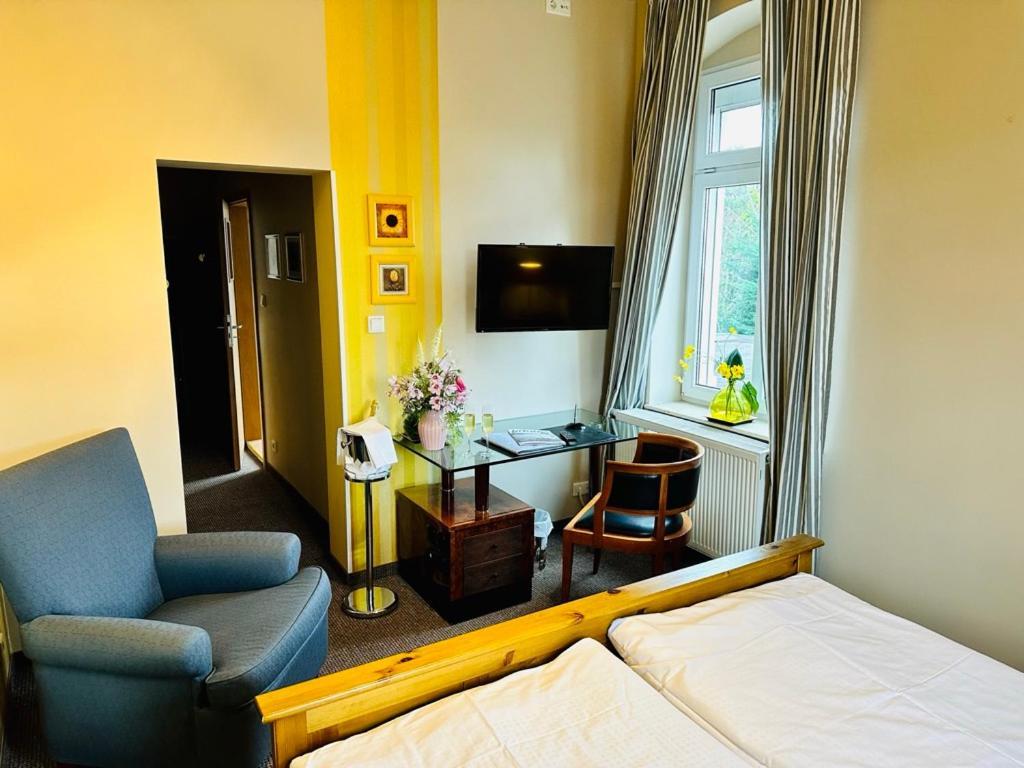 Zu Den Linden - Radebeul Pension Mit Restaurant Luaran gambar
